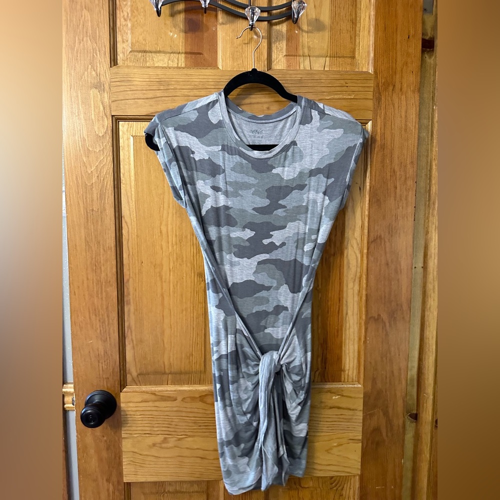 Airy camo T-shirt dress